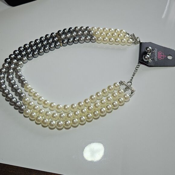 *Sale* Paparazzi layered Faux Pearl Necklace Chunky Necklace Earrings 20-23" - Picture 10 of 13